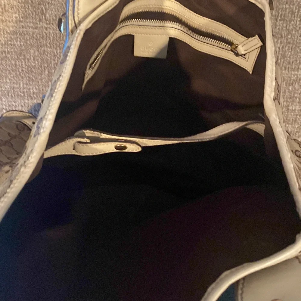 Gucci Handbag - Picture 5 of 10
